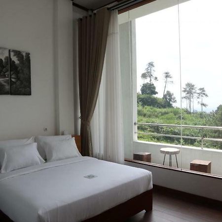 Hotel Pondokan Tjiburial Cimenyan Buitenkant foto