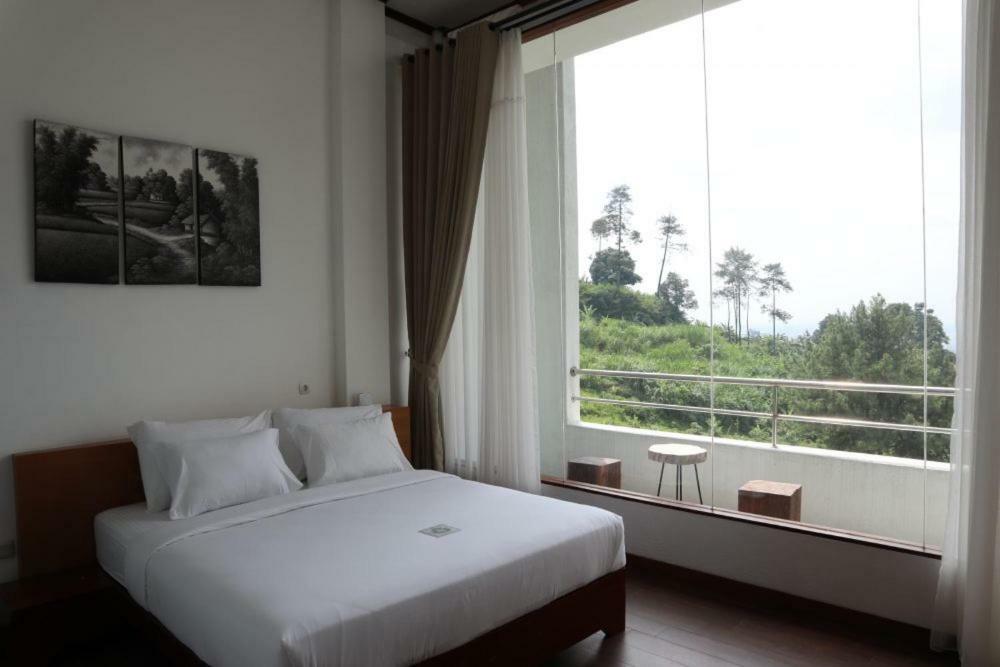 Hotel Pondokan Tjiburial Cimenyan Buitenkant foto